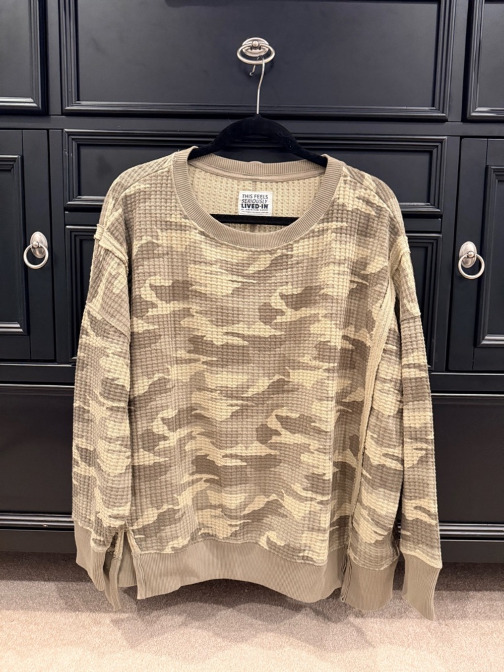 American Eagle Outfitters Green & Beige Camo Waffle Knit Crewneck Size Small